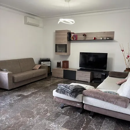 Chez Regina, Feel At Home! Apartment